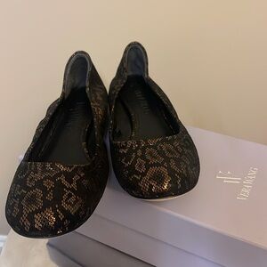 VERA WANG Flats